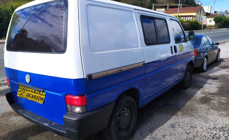 VOLKSWAGEN TRANSPORTER