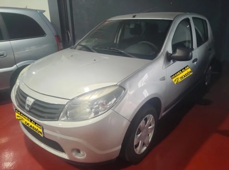 DACIA SANDERO 1.4I PARA REPARAR
