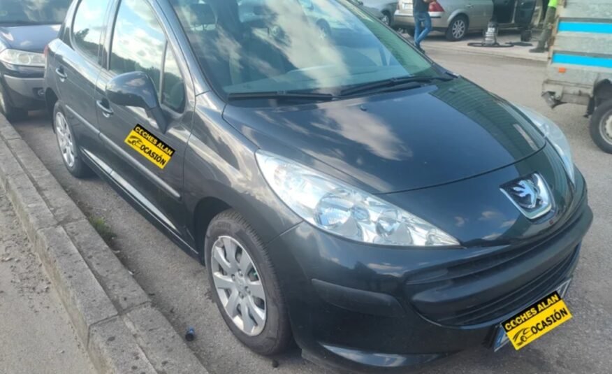 PEUGEOT 207 1.4i